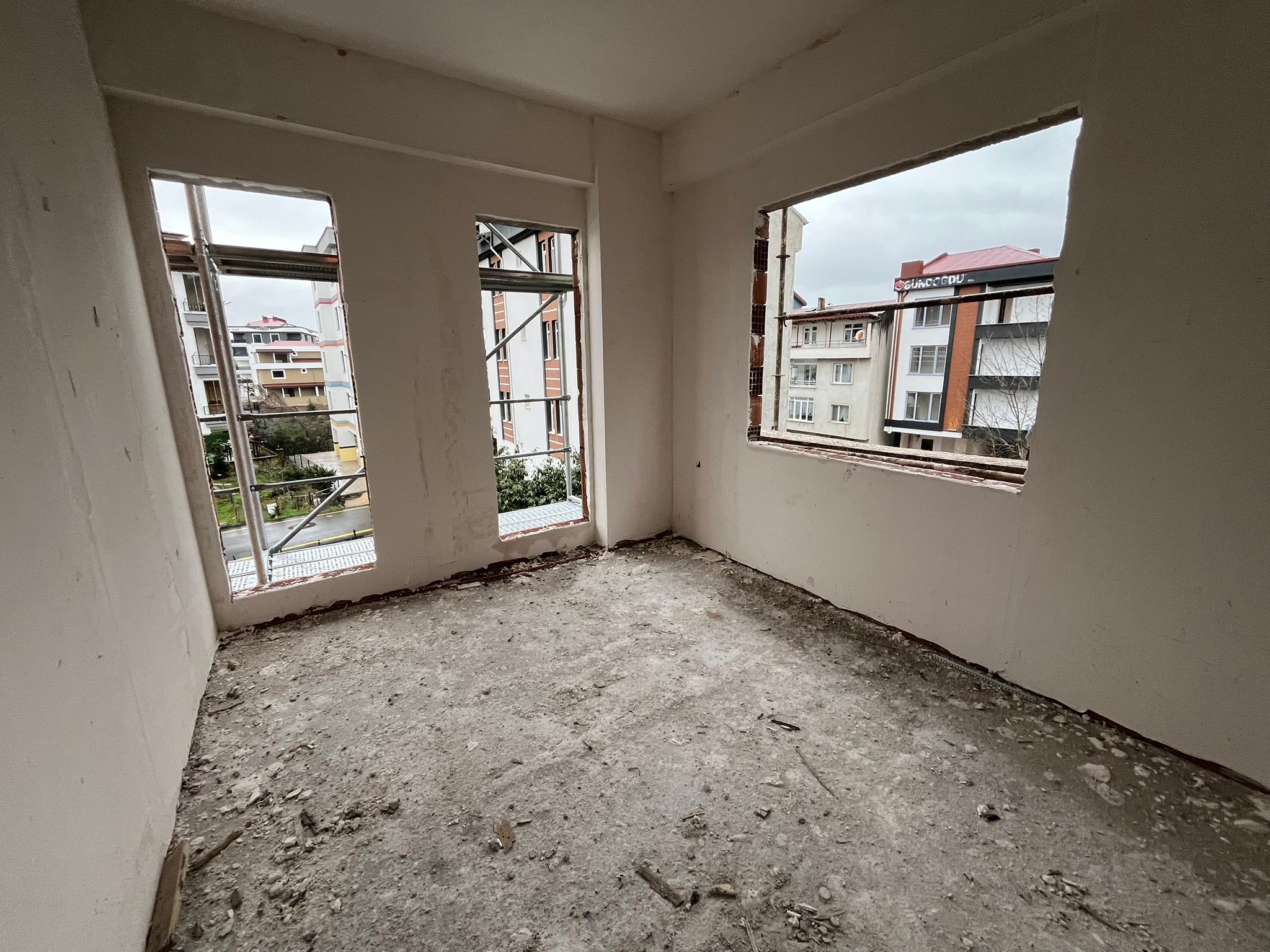 MABEL'DEN CUMHURİYET MAH DENİZE YAKIN 3+1 SATILIK DAİRE